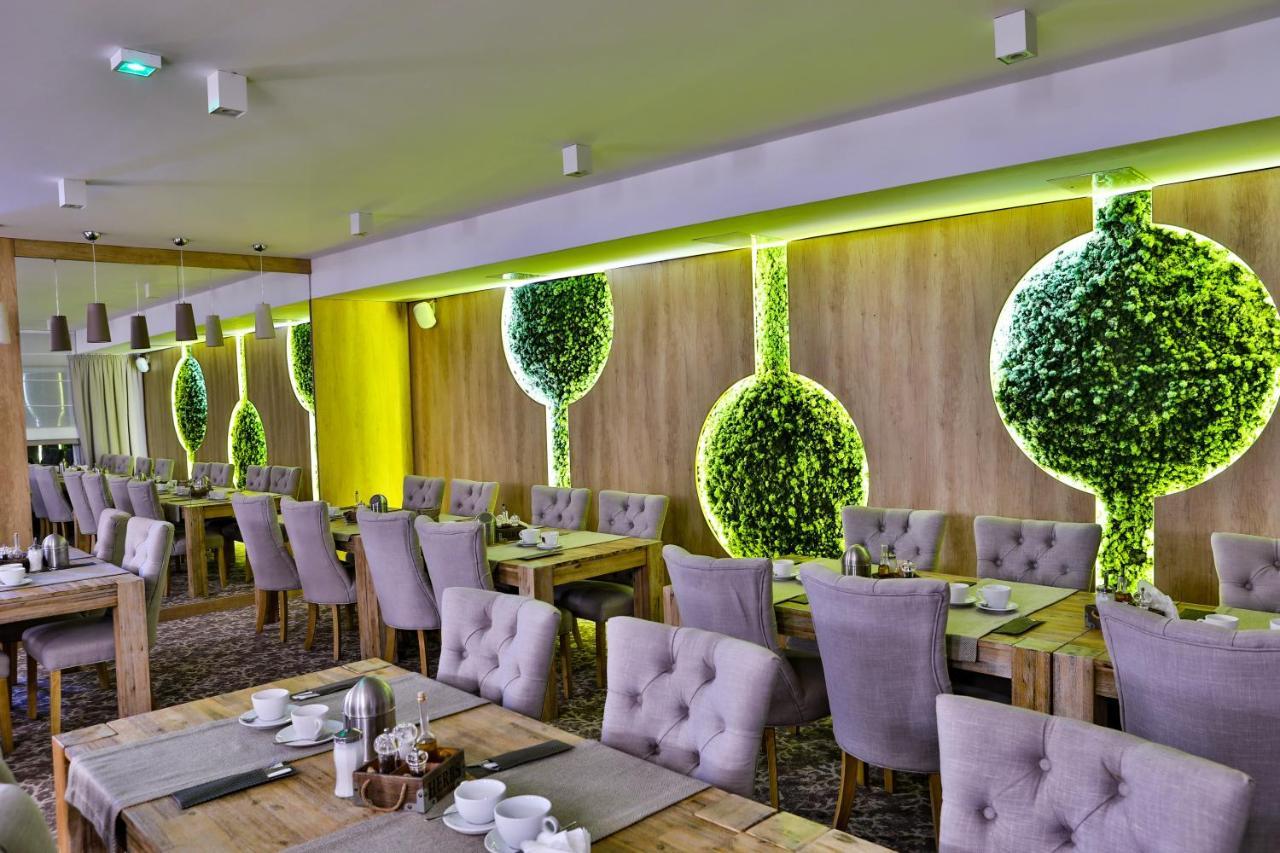 Max Health Resort Spa Устроне Морске Екстериор снимка
