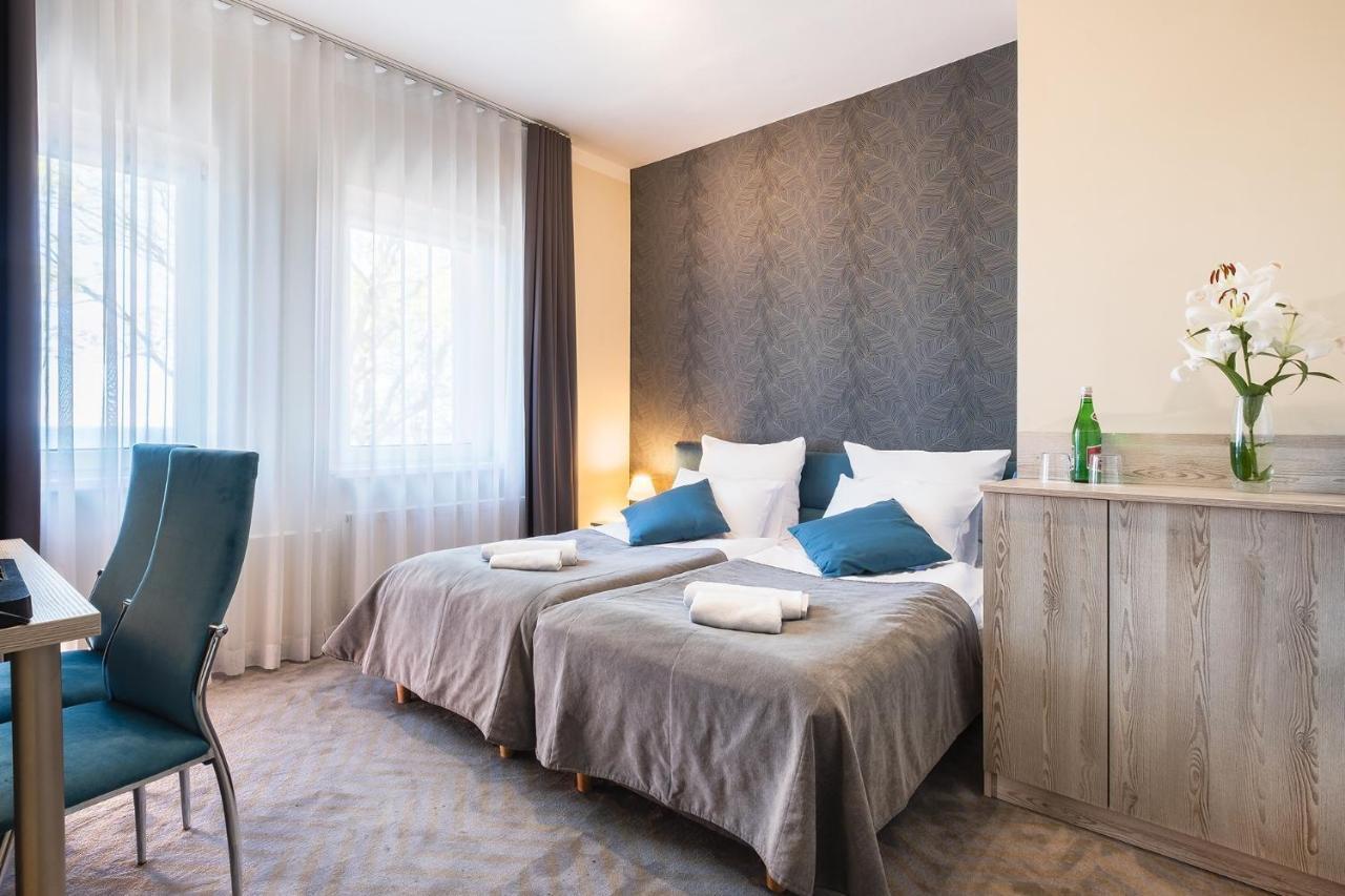 Max Health Resort Spa Устроне Морске Екстериор снимка